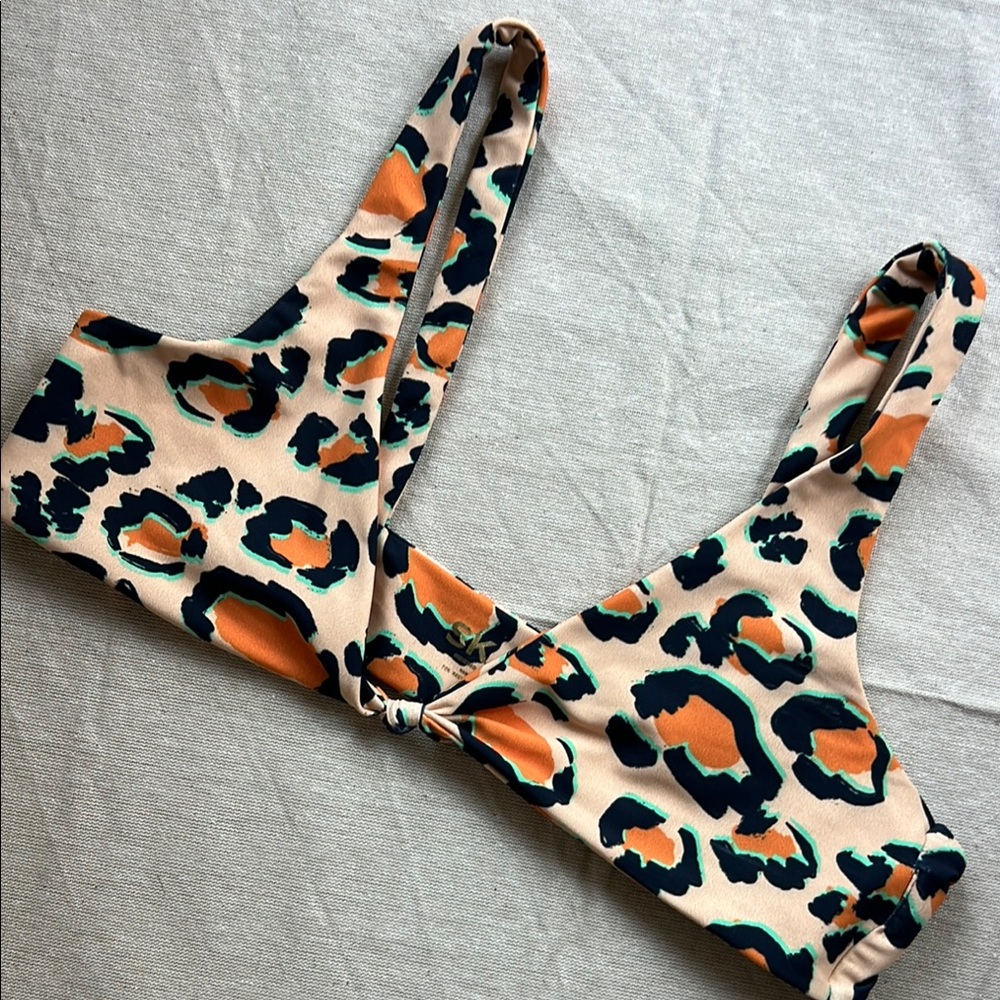 SKATIE Leopard Print Bikini Top (L)